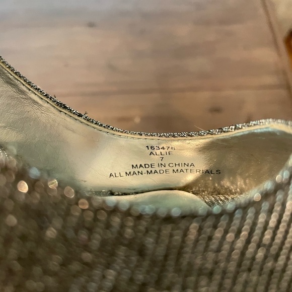 𝅺MICHAEL Silver Fabric Glitter Peep Toe Pumps Heels - Picture 8 of 9